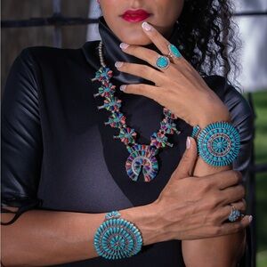 Bracelet Vintage Zuni Sleeping Beauty Turquoise and Silver Pedipoint